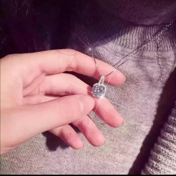 Necklace - Picture 3 of 4